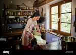 Cheesecloth kitchen hi-res stock photography and images - Al